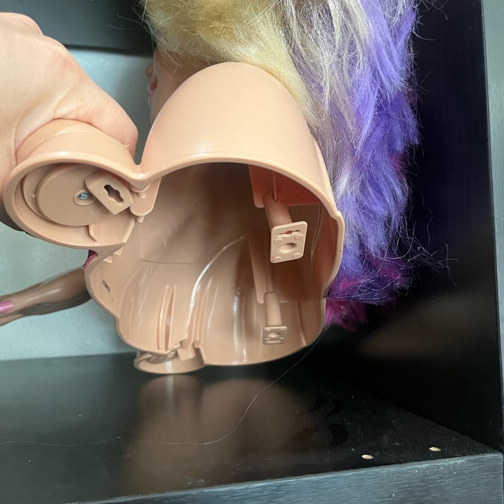Live size Barbie doll Styling Head w/ Blonde, pink & blue hair hand & nails - Picture 5 of 5